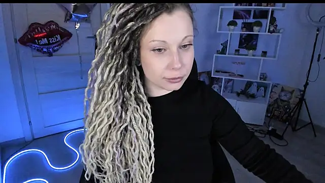 Snapshot of HoneySallyMoore chatting on 02-19-26, 03:02 HoneySallyMoore online show from 02-19-26, 03:02