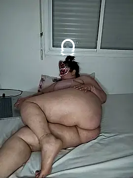 Snapshot of salma11125 chatting on 03-10-25, 10:45 salma11125 online show from 03-10-25, 10:45