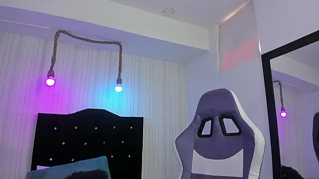 Snapshot of nicky_angel1 chatting on 02-07-26, 06:44 nicky angel1 online show from 02-07-26, 06:44