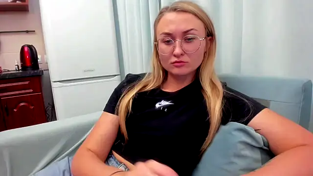 Snapshot of your_Goddess_Eva chatting on 09-17-25, 08:10 your Goddess Eva online show from 09-17-25, 08:10