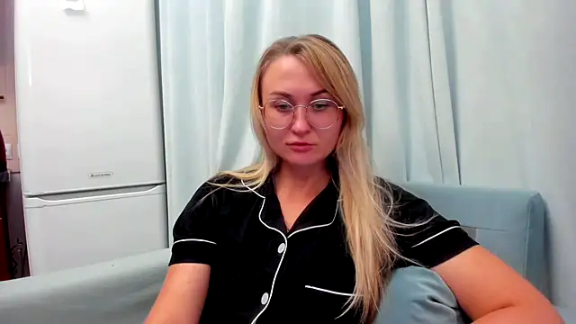 Snapshot of your_Goddess_Eva chatting on 09-19-25, 07:47 your Goddess Eva online show from 09-19-25, 07:47