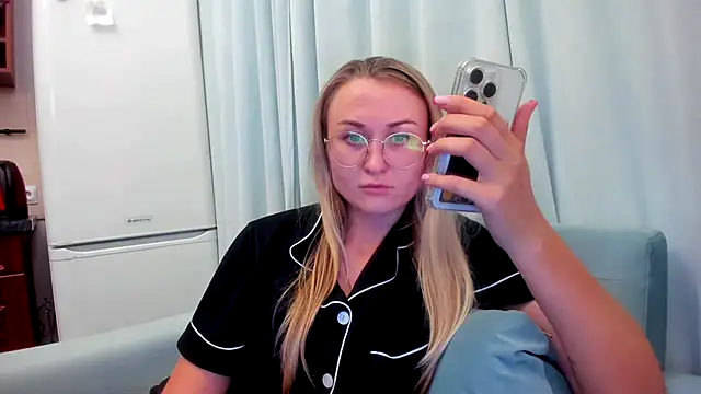 Snapshot of your_Goddess_Eva chatting on 09-23-25, 08:45 your Goddess Eva online show from 09-23-25, 08:45