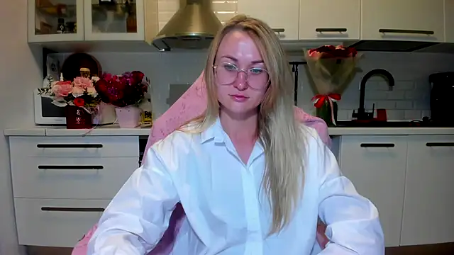 Snapshot of your_Goddess_Eva chatting on 09-30-25, 08:25 your Goddess Eva online show from 09-30-25, 08:25