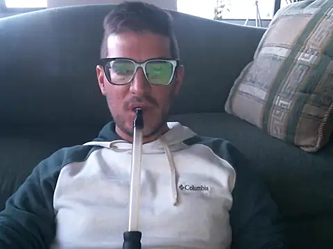 Snapshot of quitomanec chatting on 10-29-25, 10:55 quitomanec online show from 10-29-25, 10:55