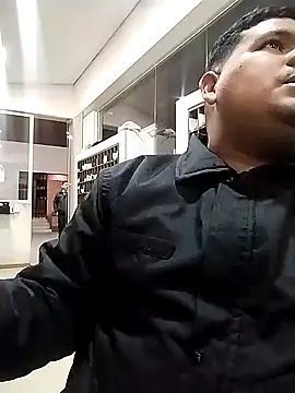 Snapshot of oscarshow24 chatting on 02-27-25, 02:10 oscarshow24 online show from 02-27-25, 02:10