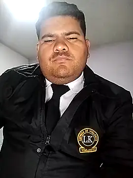 Snapshot of oscarshow24 chatting on 03-01-25, 04:15 oscarshow24 online show from 03-01-25, 04:15