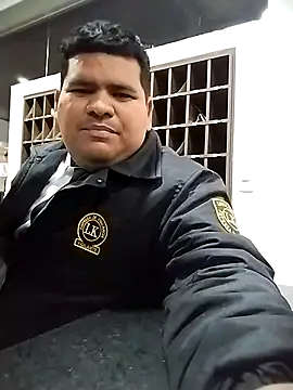 Snapshot of oscarshow24 chatting on 09-25-25, 03:43 oscarshow24 online show from 09-25-25, 03:43