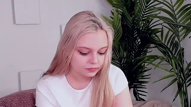 CLAIRE VOGT online show from 03-05-25, 05:08