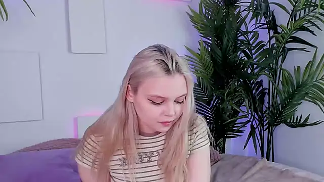 CLAIRE VOGT online show from 03-10-25, 08:59