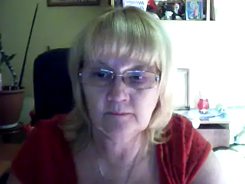 Snapshot of Violet5364 chatting on 02-18-25, 03:54 Violet5364 online show from 02-18-25, 03:54