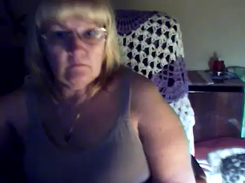 Snapshot of Violet5364 chatting on 03-09-25, 08:52 Violet5364 online show from 03-09-25, 08:52