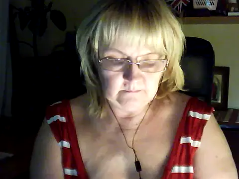 Snapshot of Violet5364 chatting on 11-21-25, 09:35 Violet5364 online show from 11-21-25, 09:35