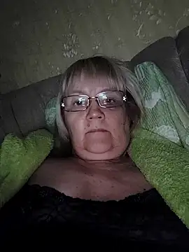 Snapshot of Violet5364 chatting on 11-26-25, 08:43 Violet5364 online show from 11-26-25, 08:43