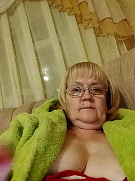 Snapshot of Violet5364 chatting on 12-18-25, 09:54 Violet5364 online show from 12-18-25, 09:54