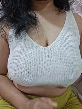 Snapshot of Jassi_Does chatting on 03-10-26, 09:20 Jassi Does online show from 03-10-26, 09:20