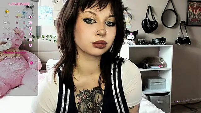 marynixoxo online show from 02-15-26, 05:48