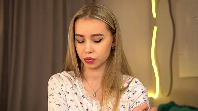  Spring Day  online show from 10-26-25, 08:20