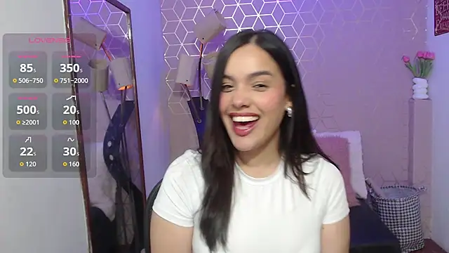 Lana Pearce online show from 10-11-25, 04:05