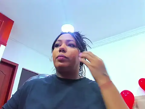 Snapshot of emma_purple_ chatting on 02-15-26, 05:20 emma purple online show from 02-15-26, 05:20