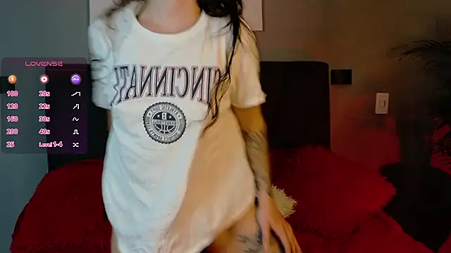 Snapshot of alejandra_jonees chatting on 02-21-25, 01:11 alejandra jonees online show from 02-21-25, 01:11