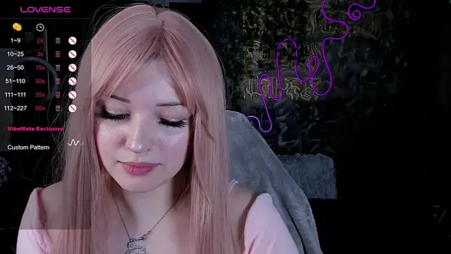 Snapshot of Hazbin_Hotel chatting on 02-16-25, 04:32 Hazbin Hotel online show from 02-16-25, 04:32