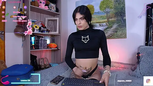 Snapshot of Meghan_hott chatting on 03-10-25, 03:52 Meghan hott online show from 03-10-25, 03:52