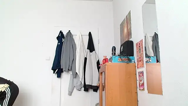OskarBreno online show from 05-13-26, 04:26
