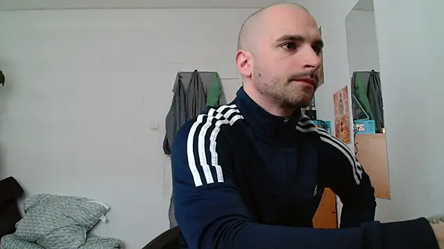 OskarBreno online show from 05-25-26, 09:48