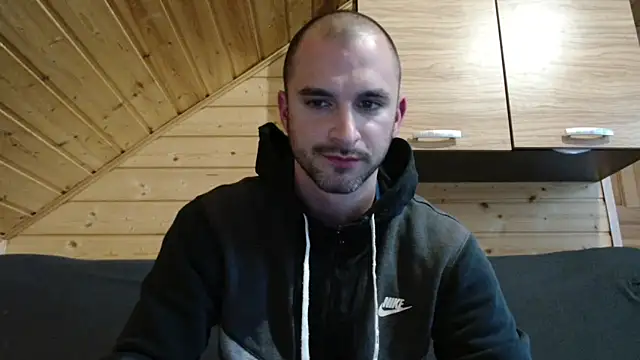 OskarBreno online show from 06-11-26, 05:44