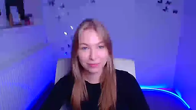 Snapshot of Dana_flowers chatting on 10-06-25, 11:29 Dana flowers online show from 10-06-25, 11:29