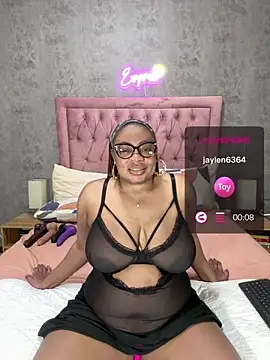 Snapshot of VixenRoyaleX chatting on 07-09-26, 02:04 VixenRoyaleX online show from 07-09-26, 02:04