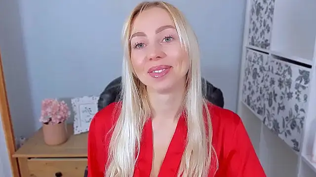 Snapshot of MargaritaRose chatting on 11-28-25, 07:33 MargaritaRose online show from 11-28-25, 07:33