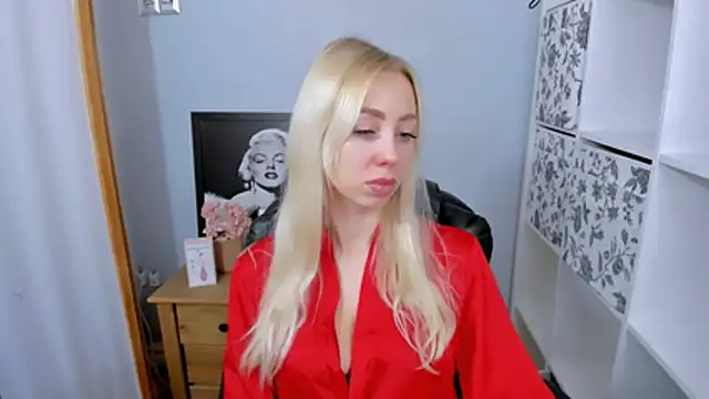 Snapshot of MargaritaRose chatting on 12-19-25, 06:42 MargaritaRose online show from 12-19-25, 06:42