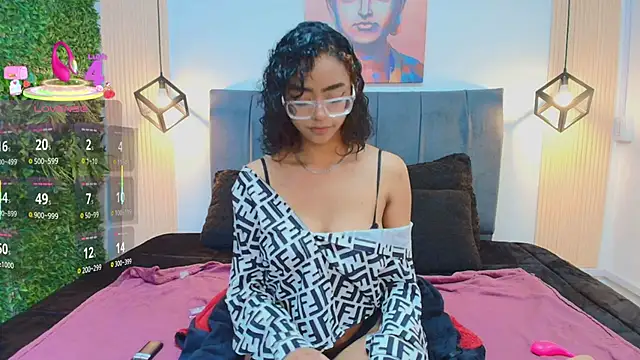 Snapshot of Alice_simmons chatting on 12-16-25, 02:22 Alice simmons online show from 12-16-25, 02:22