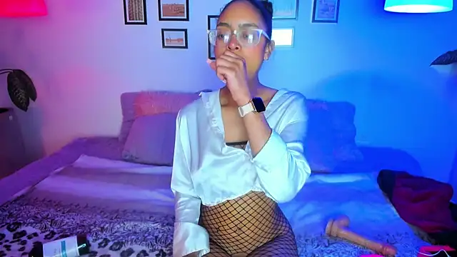 Snapshot of Alice_simmons chatting on 02-20-26, 12:49 Alice simmons online show from 02-20-26, 12:49