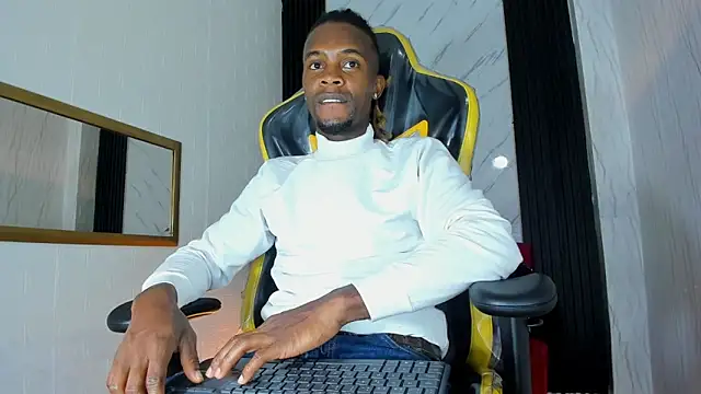 Snapshot of LooganX chatting on 02-24-25, 12:16 LooganX online show from 02-24-25, 12:16