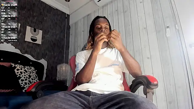Snapshot of LooganX chatting on 03-21-25, 05:11 LooganX online show from 03-21-25, 05:11
