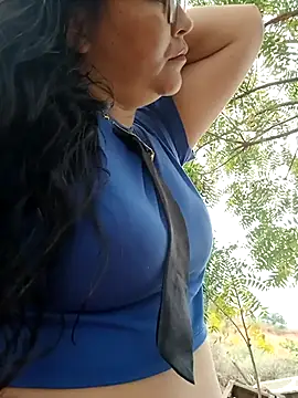 Snapshot of promiscuous-indecent-momm chatting on 03-18-25, 02:26 promiscuous-indecent-momm online show from 03-18-25, 02:26