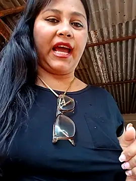 Snapshot of promiscuous-indecent-momm chatting on 03-22-25, 07:20 promiscuous-indecent-momm online show from 03-22-25, 07:20