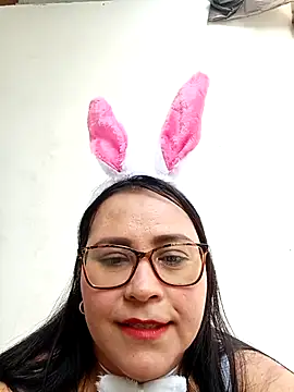 Snapshot of promiscuous-indecent-momm chatting on 10-29-25, 07:15 promiscuous-indecent-momm online show from 10-29-25, 07:15