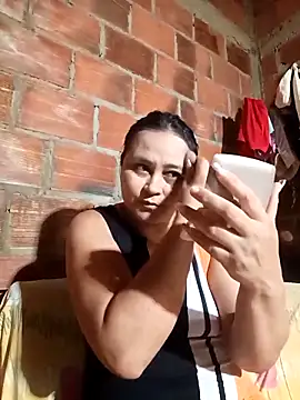 Snapshot of promiscuous-indecent-momm chatting on 11-06-25, 10:38 promiscuous-indecent-momm online show from 11-06-25, 10:38