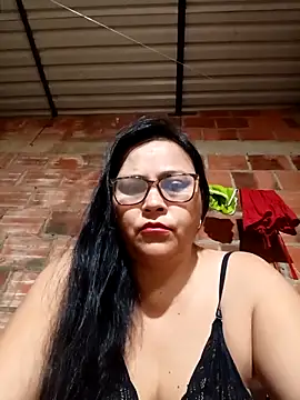 Snapshot of promiscuous-indecent-momm chatting on 11-25-25, 10:48 promiscuous-indecent-momm online show from 11-25-25, 10:48