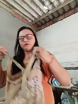 Snapshot of promiscuous-indecent-momm chatting on 01-12-26, 02:33 promiscuous-indecent-momm online show from 01-12-26, 02:33