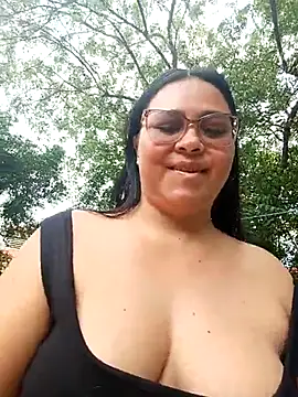 Snapshot of promiscuous-indecent-momm chatting on 03-08-26, 06:12 promiscuous-indecent-momm online show from 03-08-26, 06:12