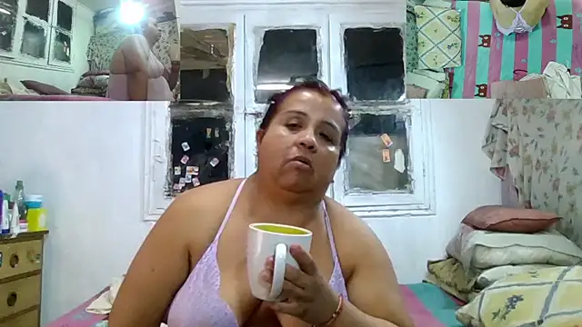 Snapshot of erinadarling79 chatting on 04-19-26, 02:55 erinadarling79 online show from 04-19-26, 02:55