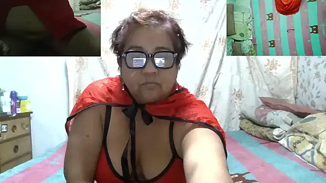 Snapshot of erinadarling79 chatting on 05-17-26, 03:15 erinadarling79 online show from 05-17-26, 03:15