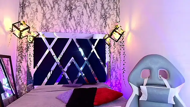 Snapshot of charlotte_bluee chatting on 05-30-26, 06:49 charlotte bluee online show from 05-30-26, 06:49