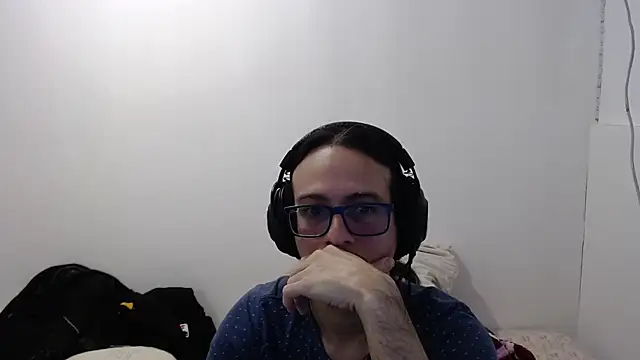 Snapshot of cholitohermoso chatting on 11-12-25, 03:23 cholitohermoso online show from 11-12-25, 03:23