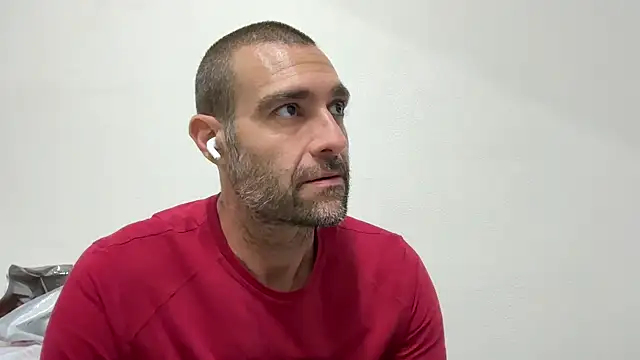 Snapshot of Jackcazzone_82 chatting on 10-14-25, 05:03 Jackcazzone 82 online show from 10-14-25, 05:03