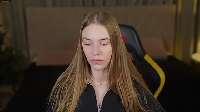 Snapshot of Layla_Sweet_ chatting on 01-14-26, 08:47 Layla Sweet online show from 01-14-26, 08:47